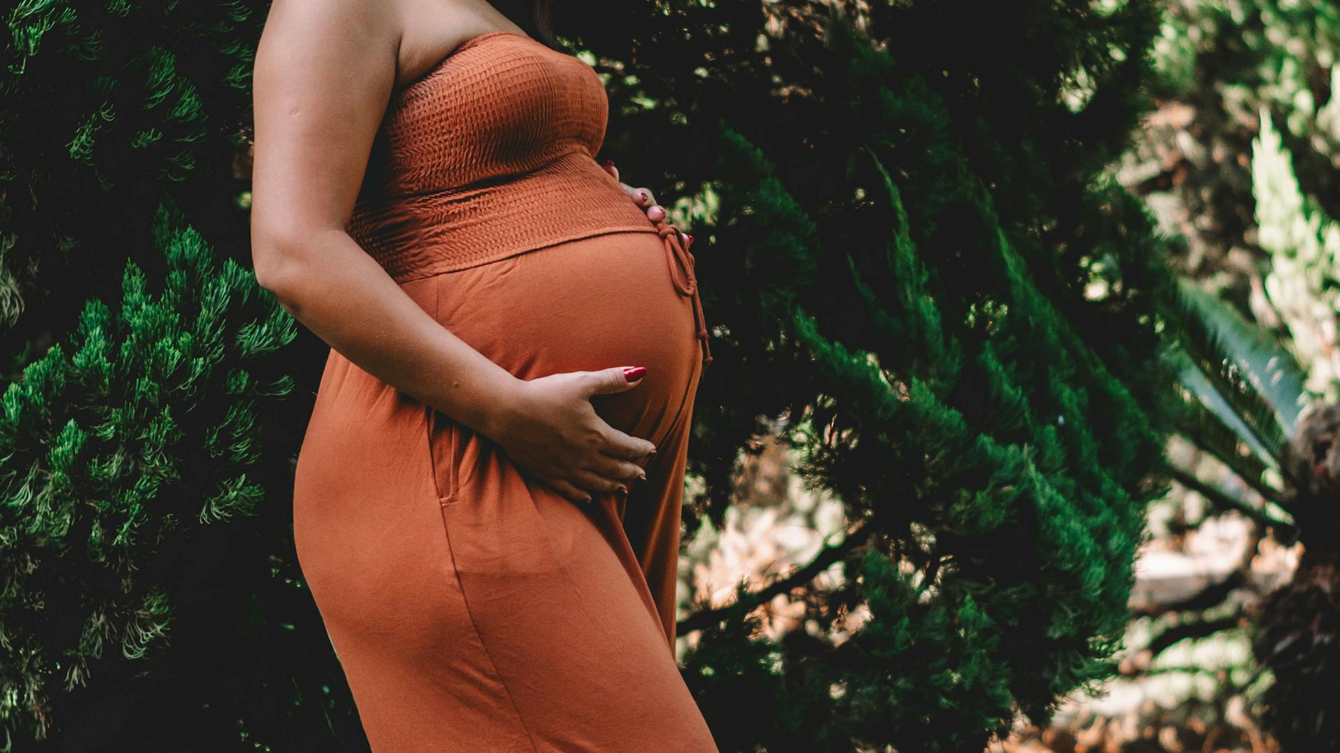 Maternity — professional photography in Spain