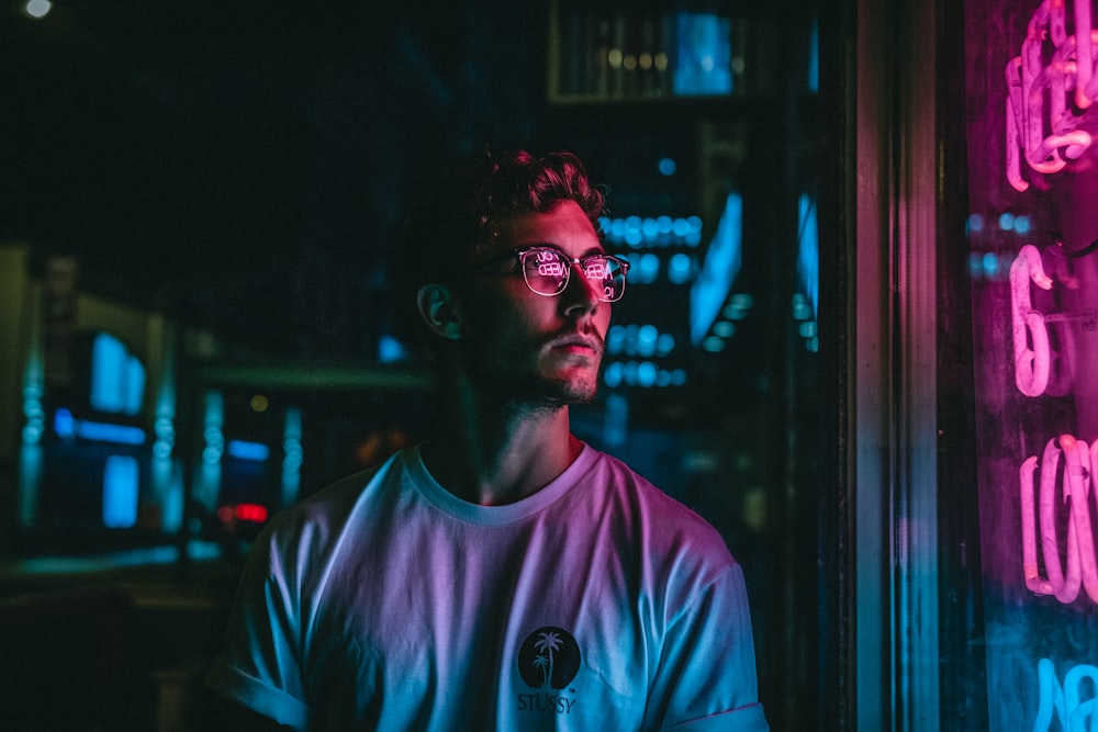 Nachtporträts / Neon in Santander — Beispiel 5